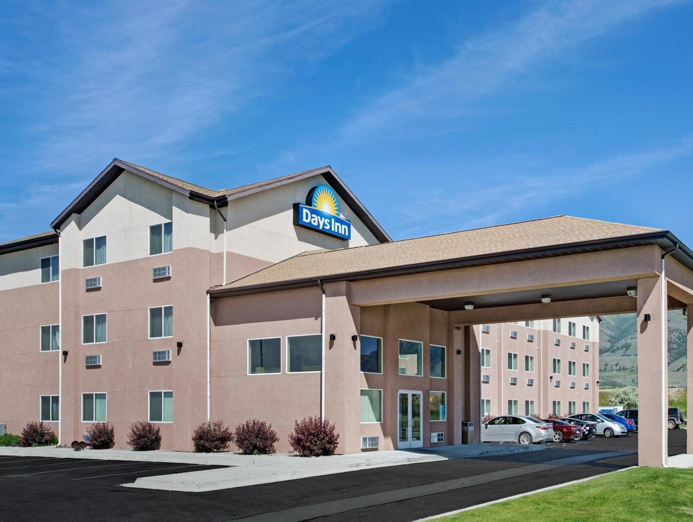 Days Inn By Wyndham Brigham City Exteriör bild